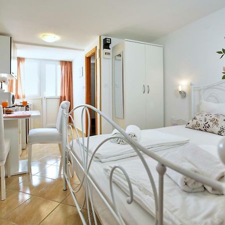 Studio Kristic, Cozy Studio With A Terrace Dubrovnik Kültér fotó